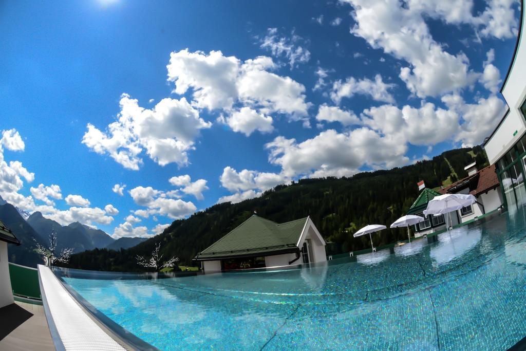 Hotel Jennys Schloessl Serfaus Buitenkant foto